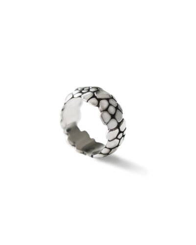 Chunky silver statement ring with crocodile and snake skin texture, featuring bold reptile-scale details for a modern look